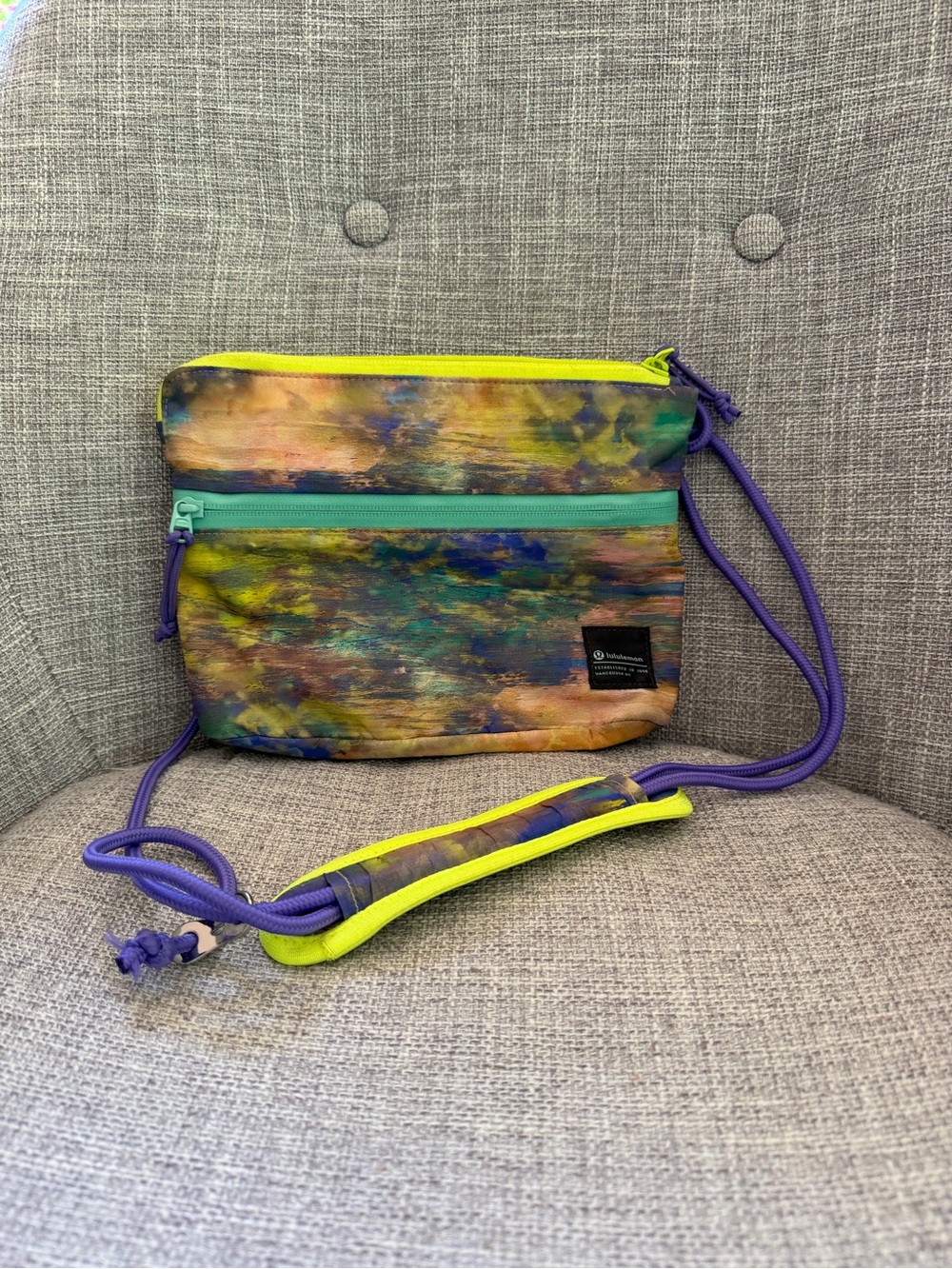 lululemon Patch Logo Crossbody Bag 2.5L – Altered Nature Multi